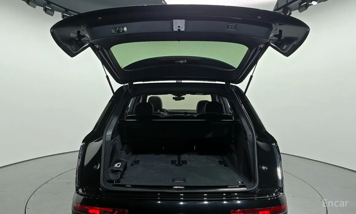 Фото 20 - Audi Q7