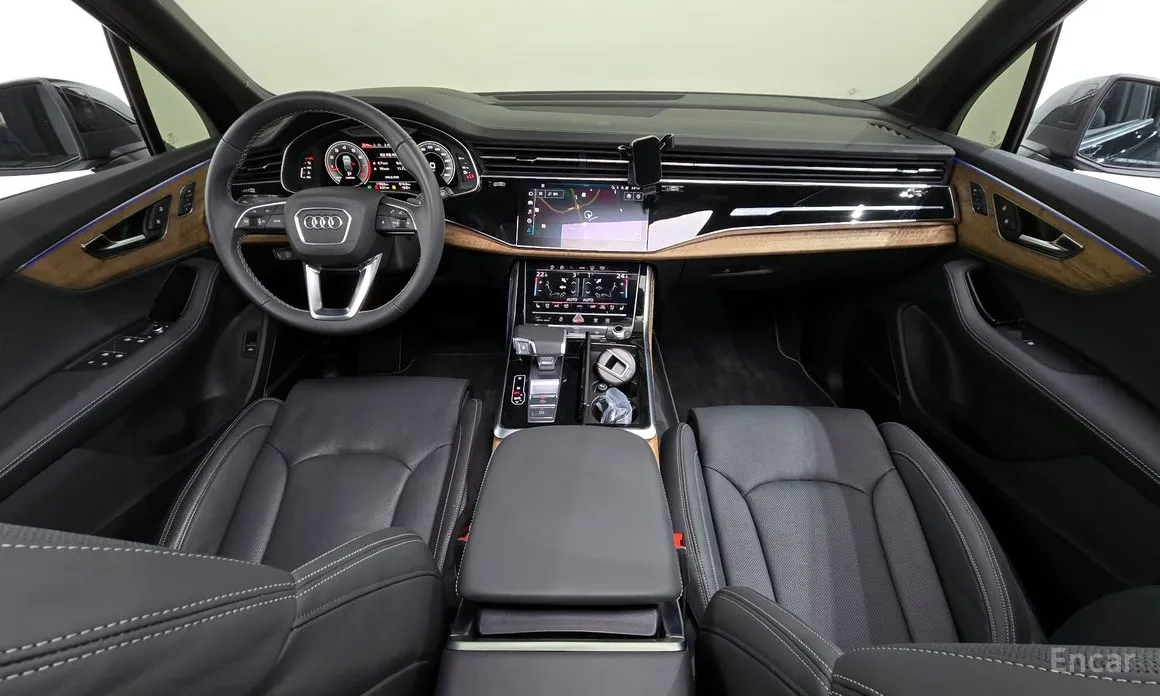 Фото 7 - Audi Q7