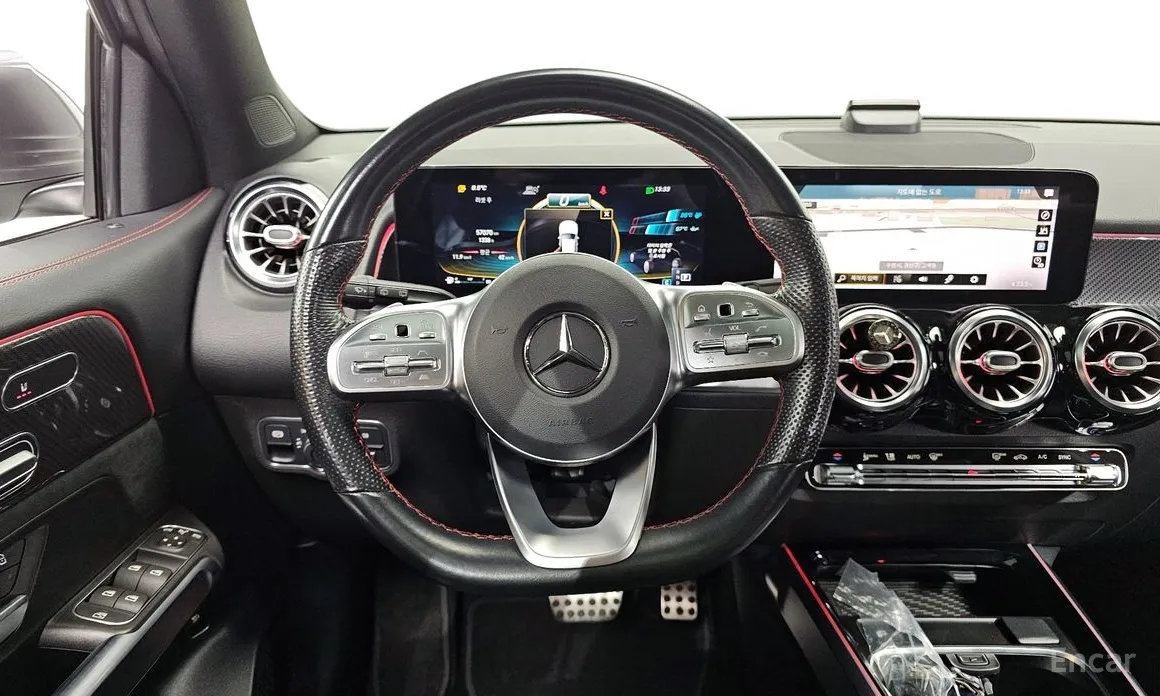 Фото 13 - Mercedes-Benz GLB-Class