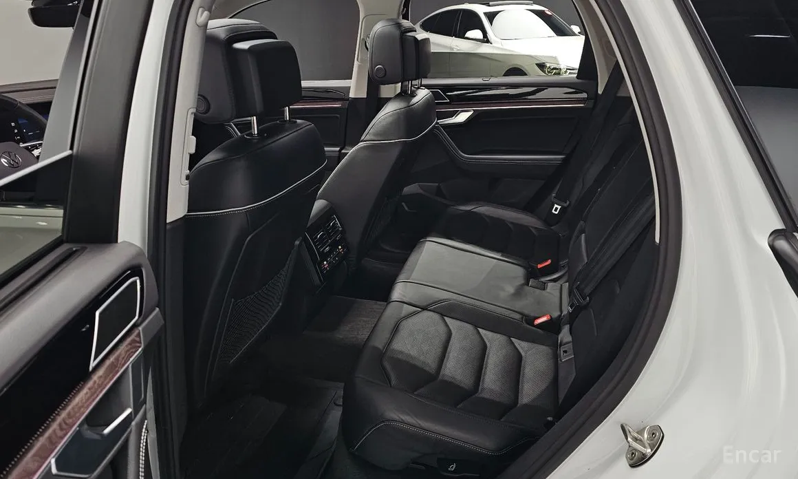 Фото 12 - Volkswagen Touareg