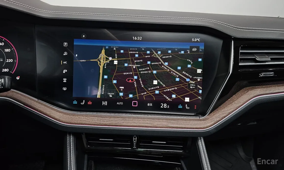 Фото 14 - Volkswagen Touareg