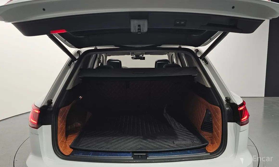 Фото 20 - Volkswagen Touareg