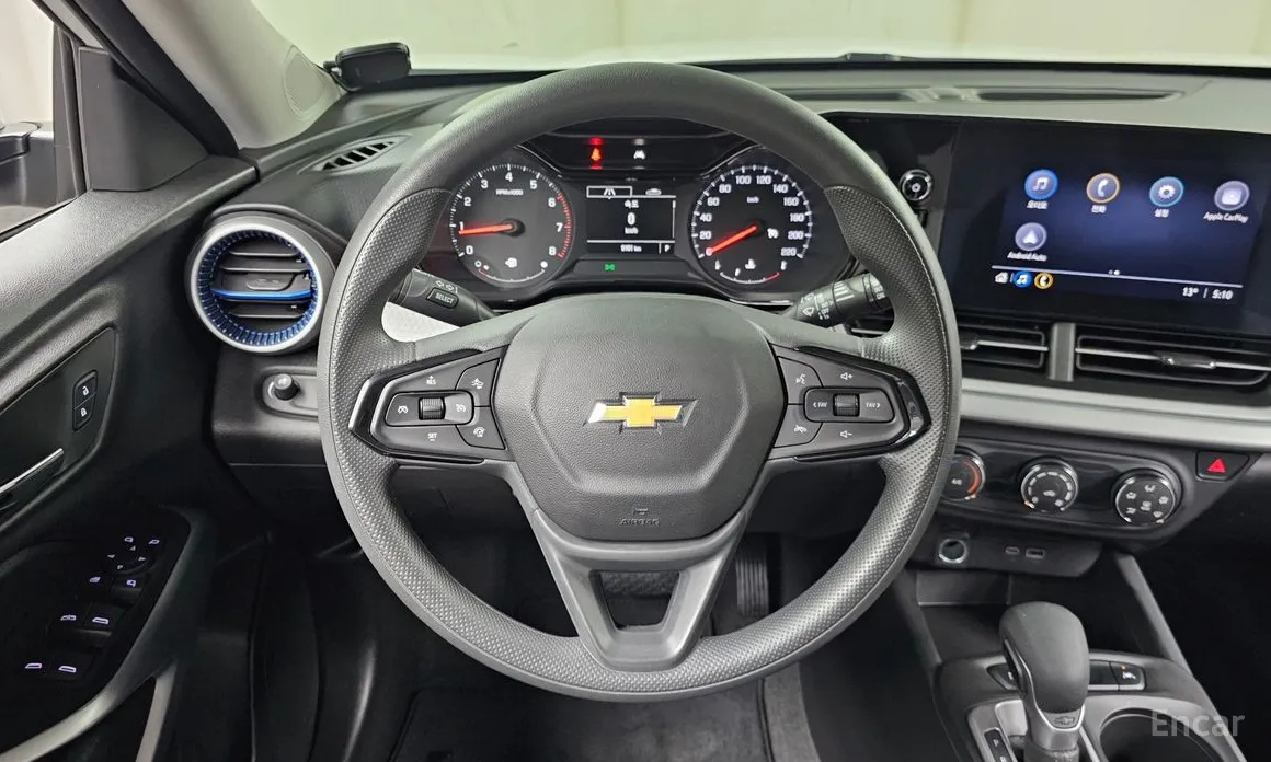 Photo 13 - Chevrolet Trax