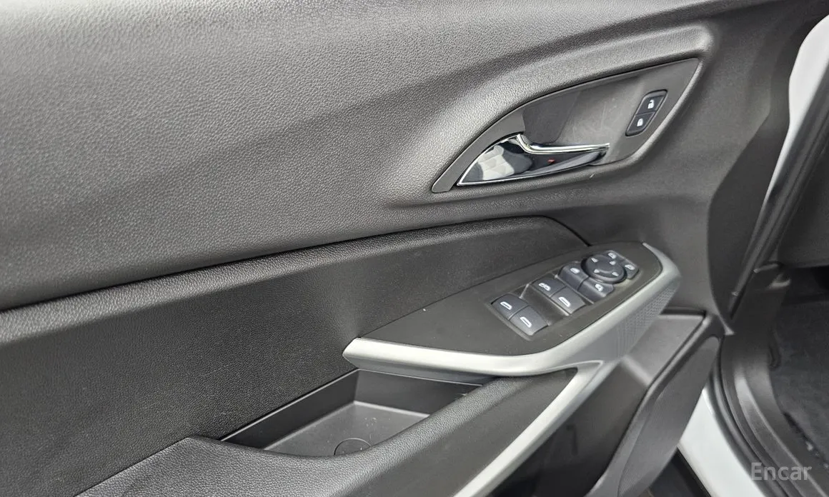 Photo 18 - Chevrolet Trax