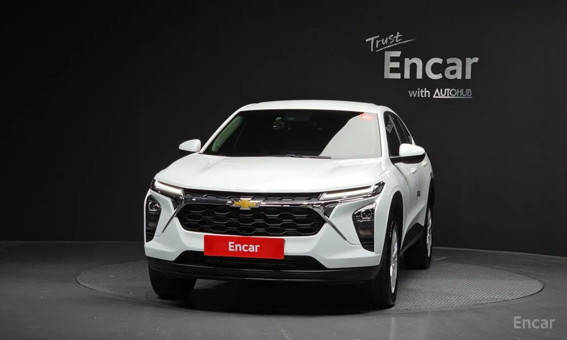 Photo 3 - Chevrolet Trax