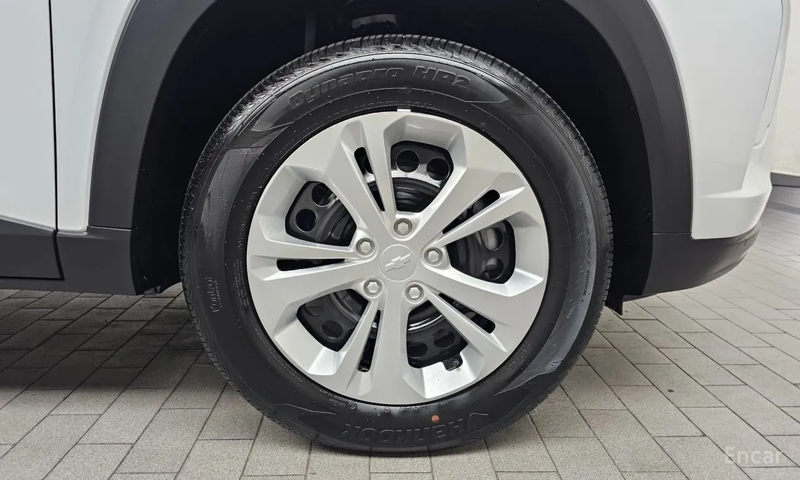 Photo 5 - Chevrolet Trax