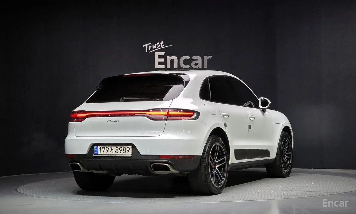 Фото 2 - Porsche Macan