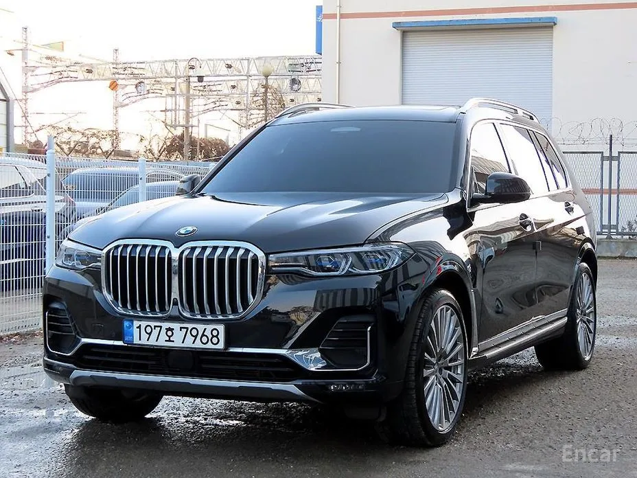 Фото 2 - BMW X7