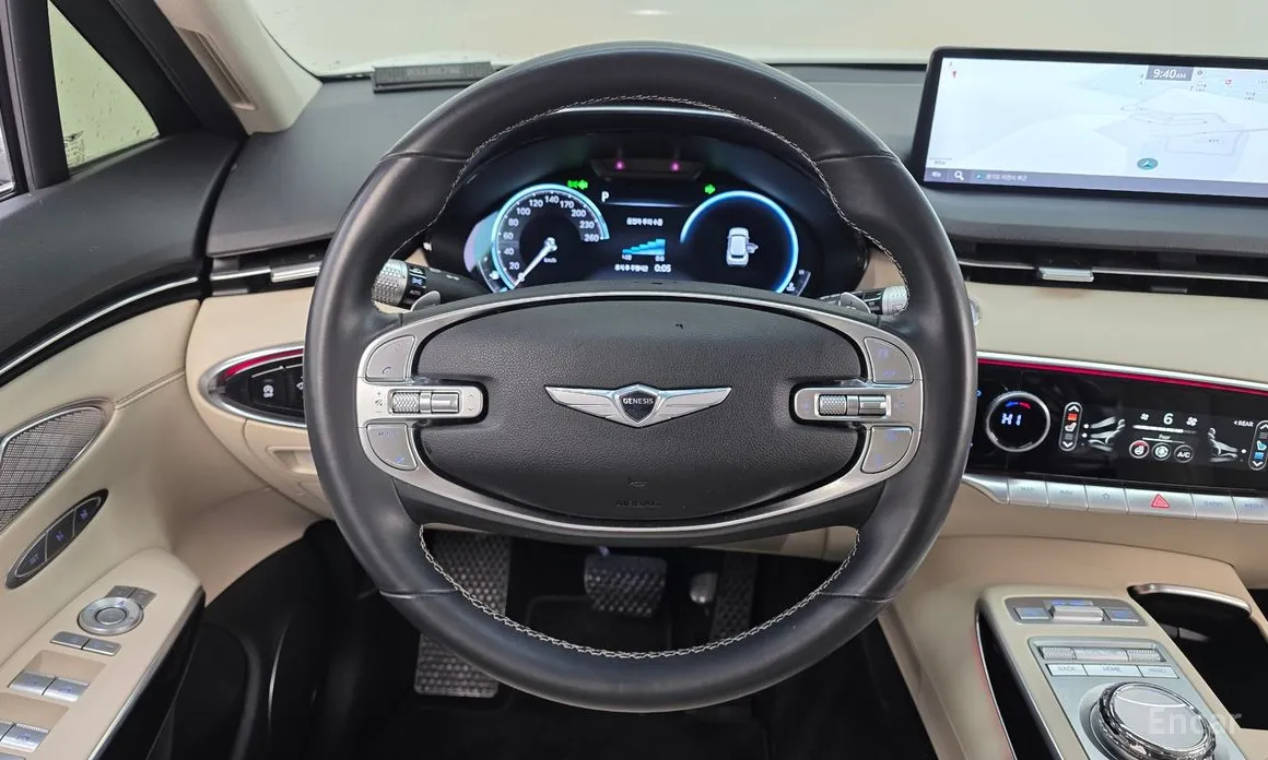 Photo 13 - Genesis GV70