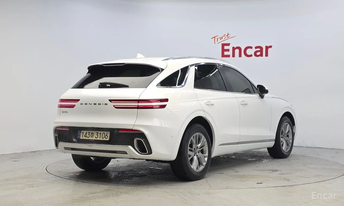 Photo 2 - Genesis GV70