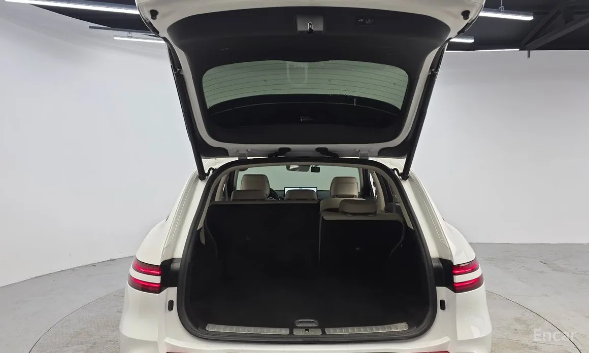 Photo 20 - Genesis GV70