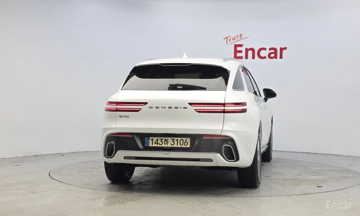 Photo 4 - Genesis GV70