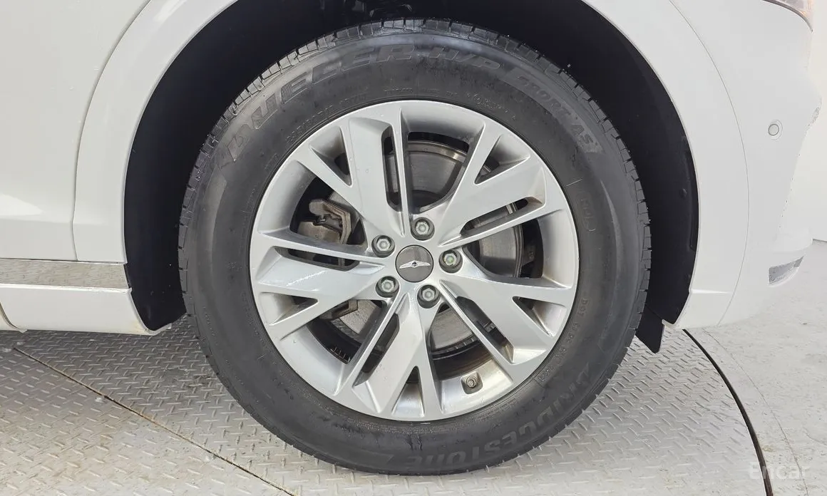 Photo 5 - Genesis GV70