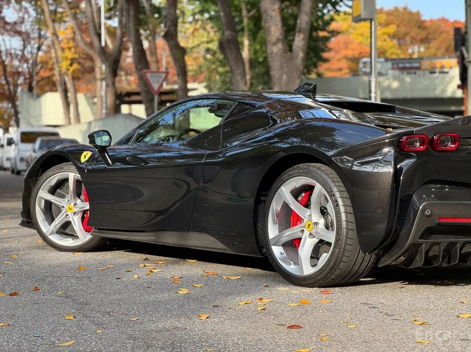 Фото 14 - Ferrari SF90