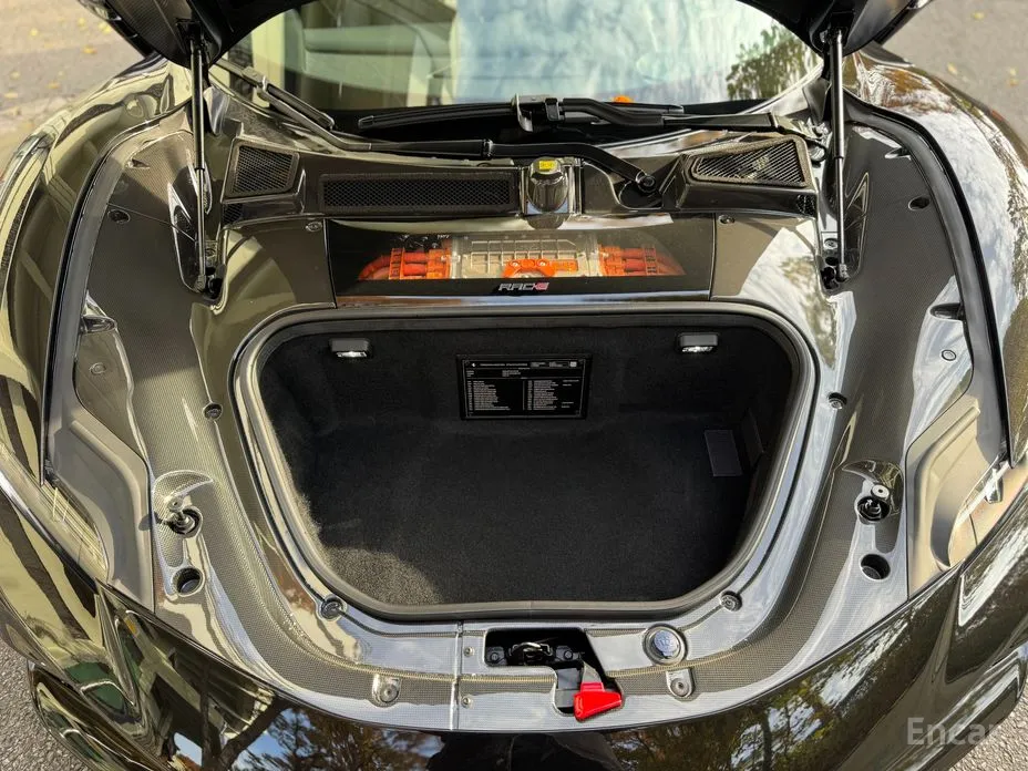 Фото 15 - Ferrari SF90