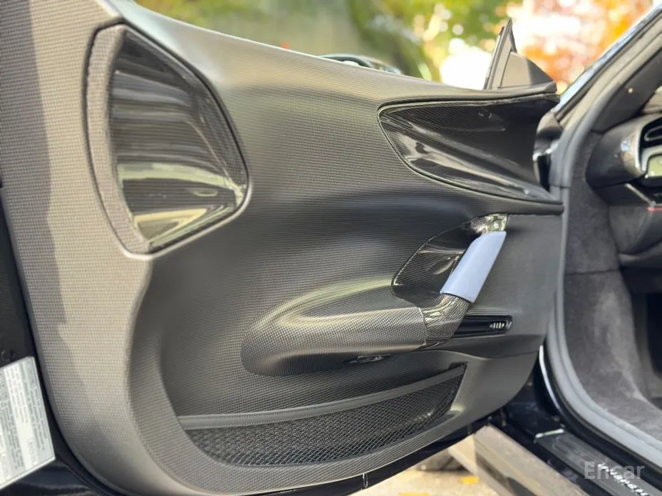 Фото 16 - Ferrari SF90