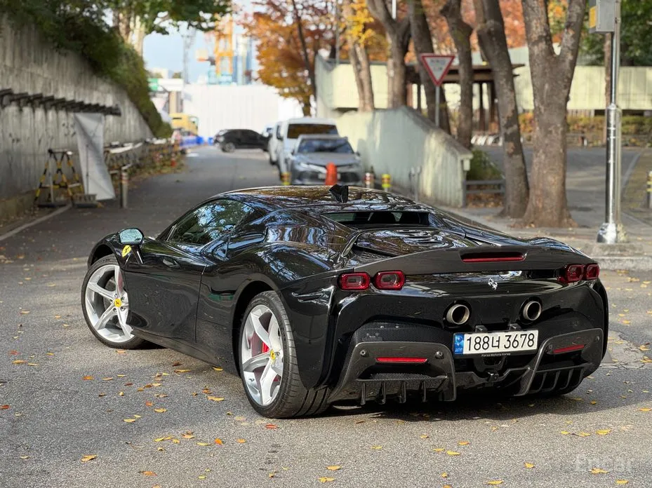 Фото 2 - Ferrari SF90