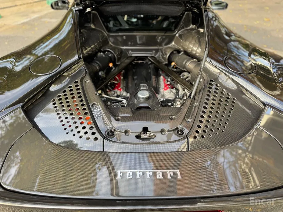 Фото 6 - Ferrari SF90