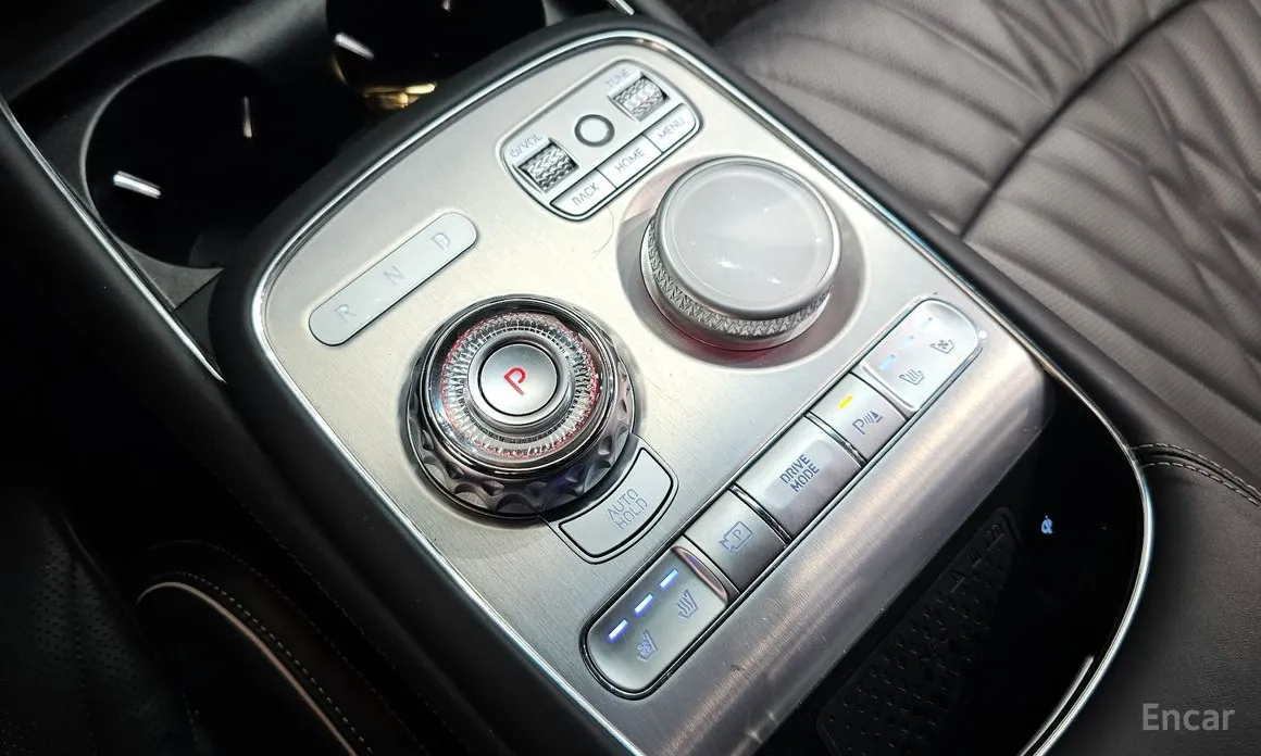 Фото 9 - Genesis G90