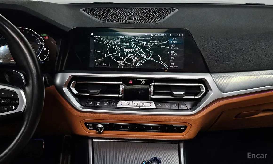 Фото 15 - BMW 3 Series