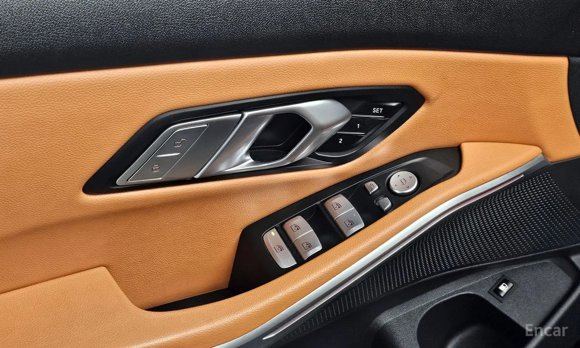 Фото 18 - BMW 3 Series