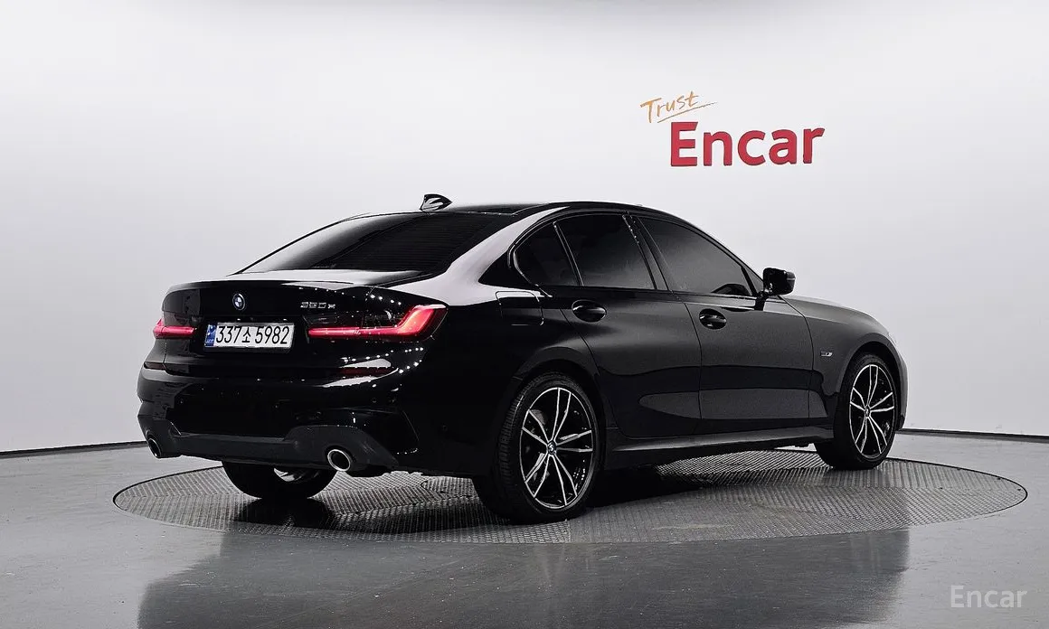 Фото 2 - BMW 3 Series