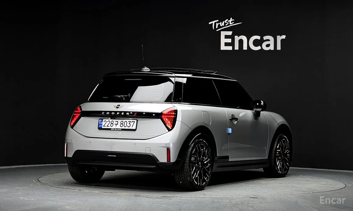 Фото 2 - Mini Cooper