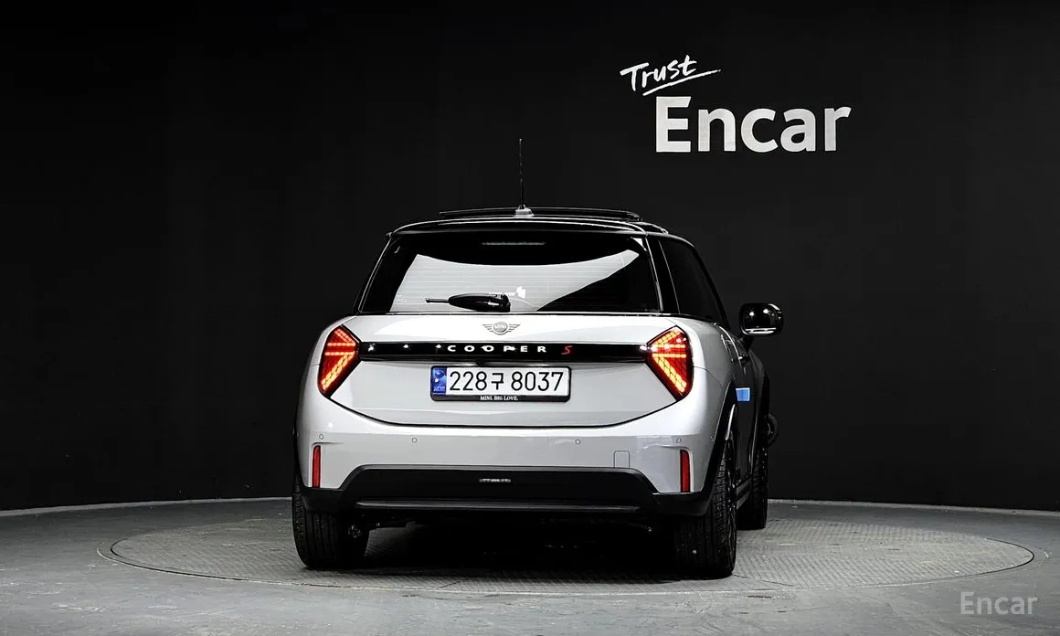 Фото 4 - Mini Cooper