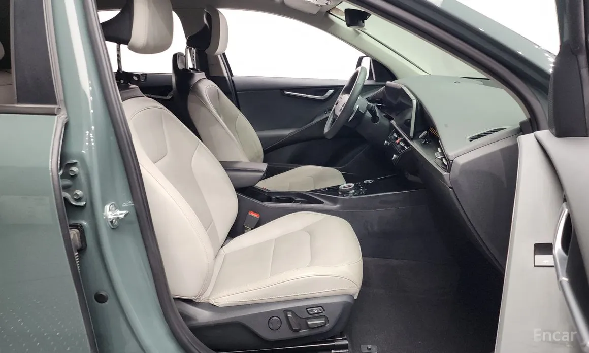 Фото 11 - Kia Niro