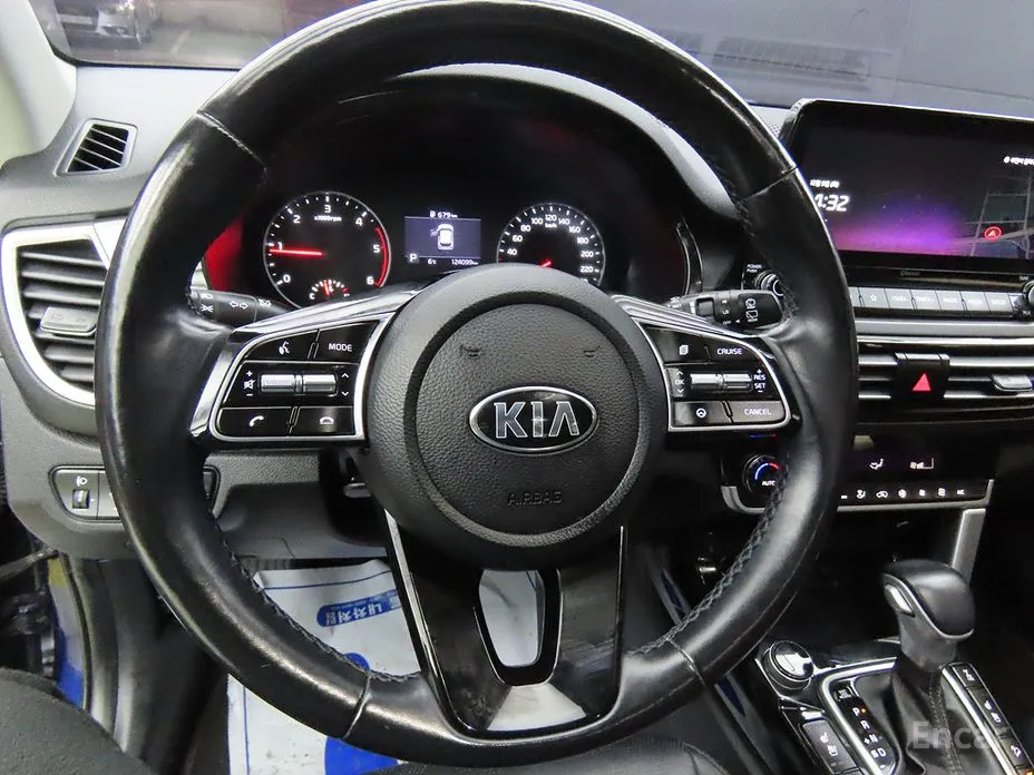 Фото 8 - Kia Seltos