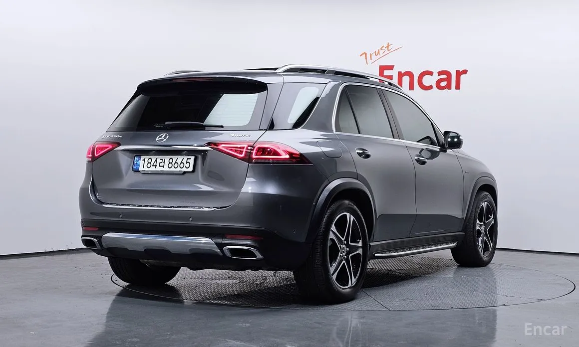 Фото 2 - Mercedes-Benz GLE-Class