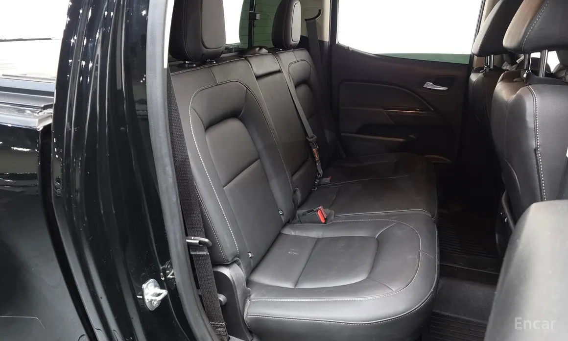 Photo 12 - Chevrolet Colorado