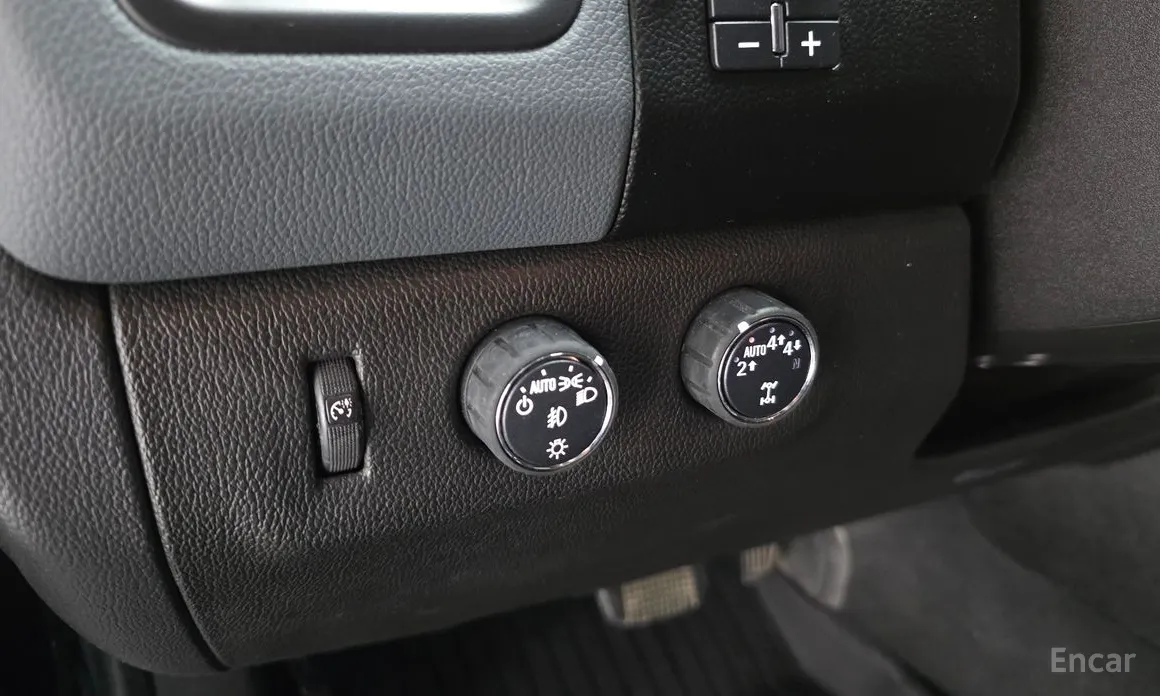 Photo 14 - Chevrolet Colorado