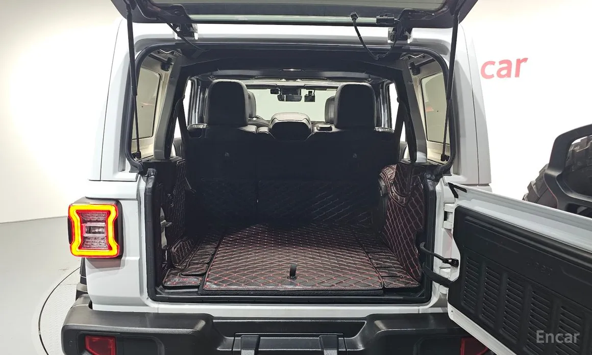 Фото 20 - Jeep Wrangler