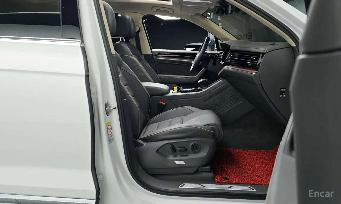 Фото 11 - Volkswagen Touareg