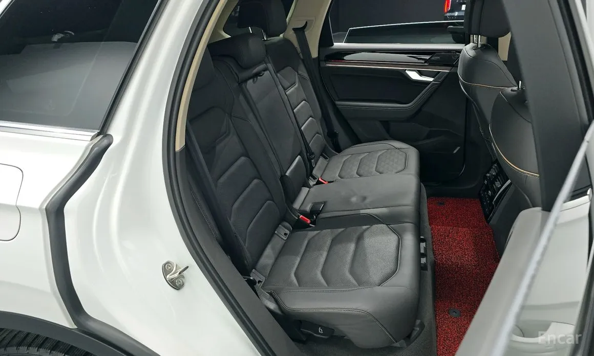 Фото 12 - Volkswagen Touareg