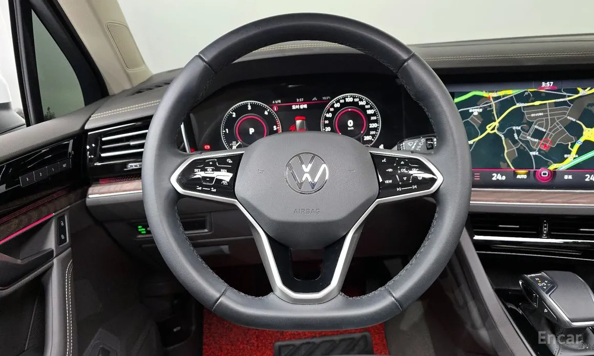 Фото 13 - Volkswagen Touareg