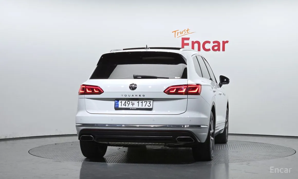 Фото 4 - Volkswagen Touareg