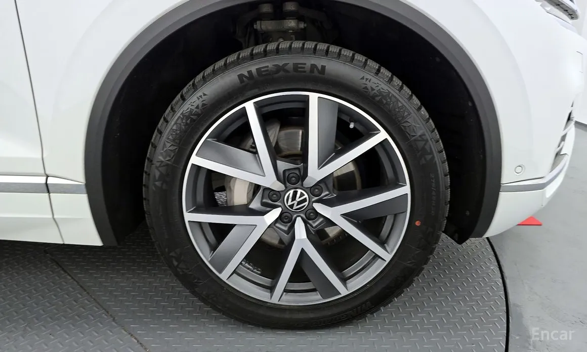 Фото 5 - Volkswagen Touareg