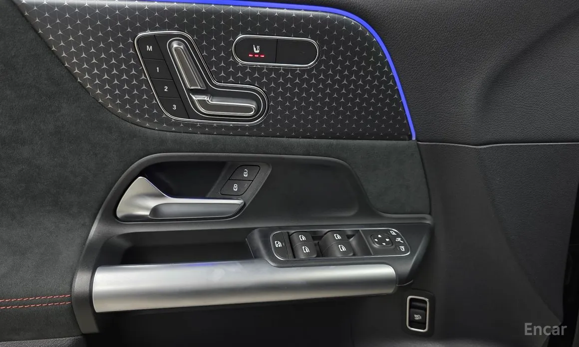 Фото 13 - Mercedes-Benz GLA-Class