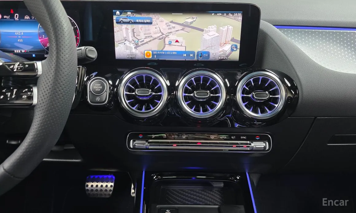 Фото 16 - Mercedes-Benz GLA-Class