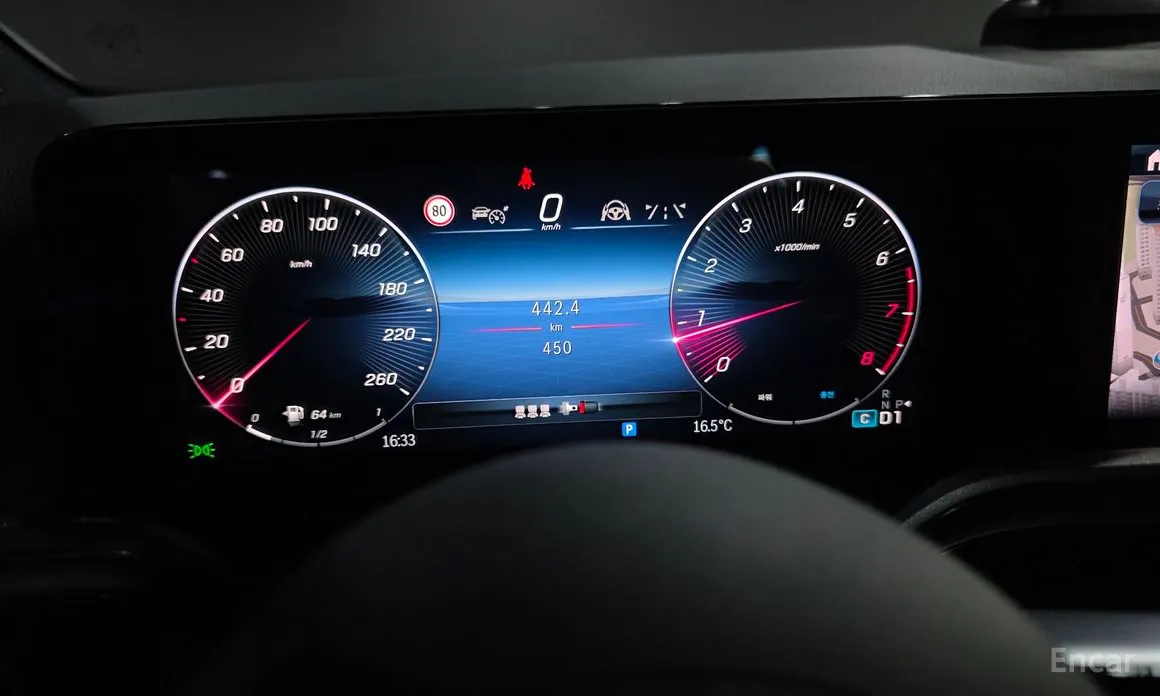 Фото 8 - Mercedes-Benz GLA-Class