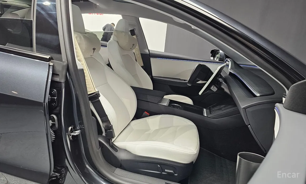 Фото 10 - Tesla Model 3