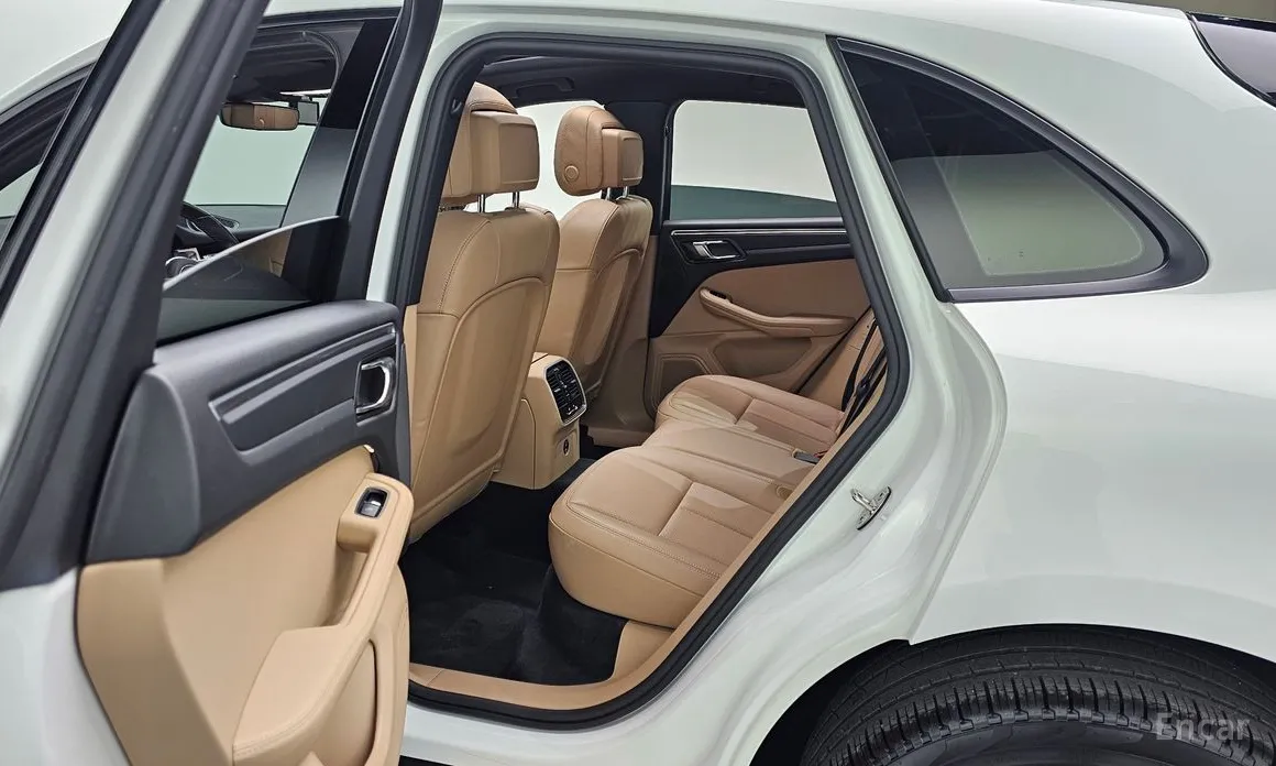 Фото 12 - Porsche Macan