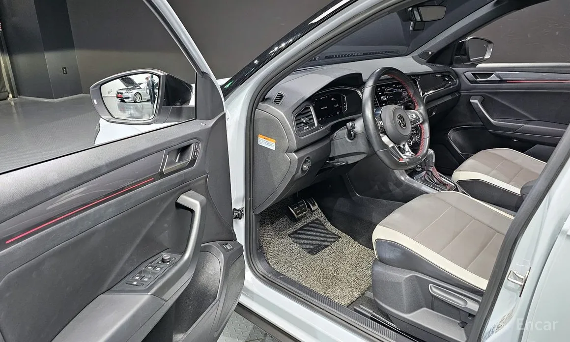 Фото 10 - Volkswagen T-Roc