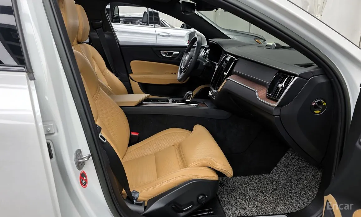 Фото 11 - Volvo V60