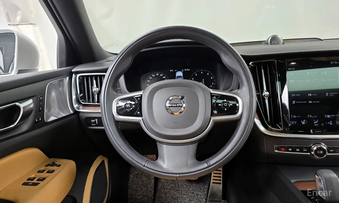 Фото 13 - Volvo V60