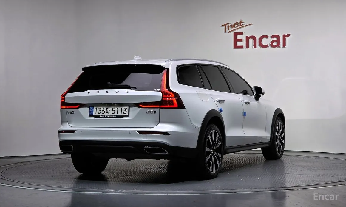 Фото 2 - Volvo V60