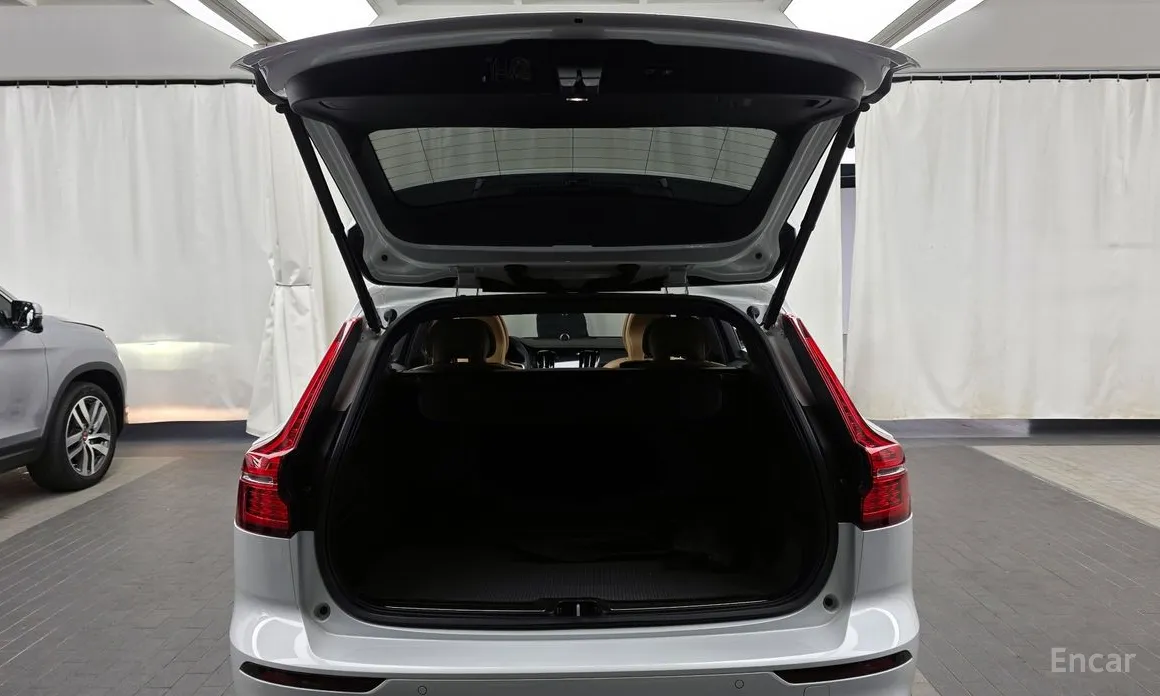 Фото 20 - Volvo V60