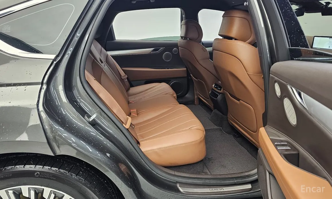 Фото 12 - Genesis G80